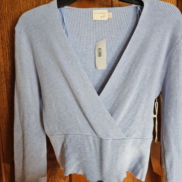 Dreamers by Debut Light Blue V‑Neck Lightweight Cropped Sweater Women’s M/L NWT - Picture 1 of 12